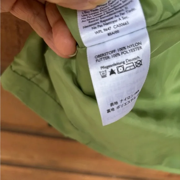 Eddie Bauer Women's Light Green Raincoat - Picture 5 of 6